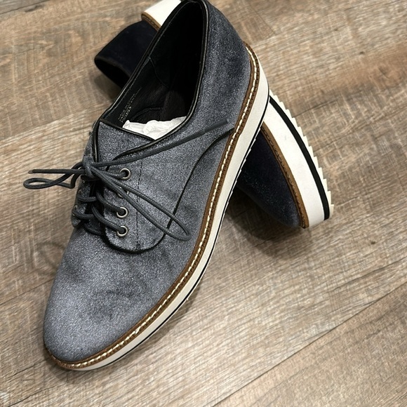 Shellys London steel blue velvet platform lace up white sole Oxford size 7 1/2 - Picture 2 of 14